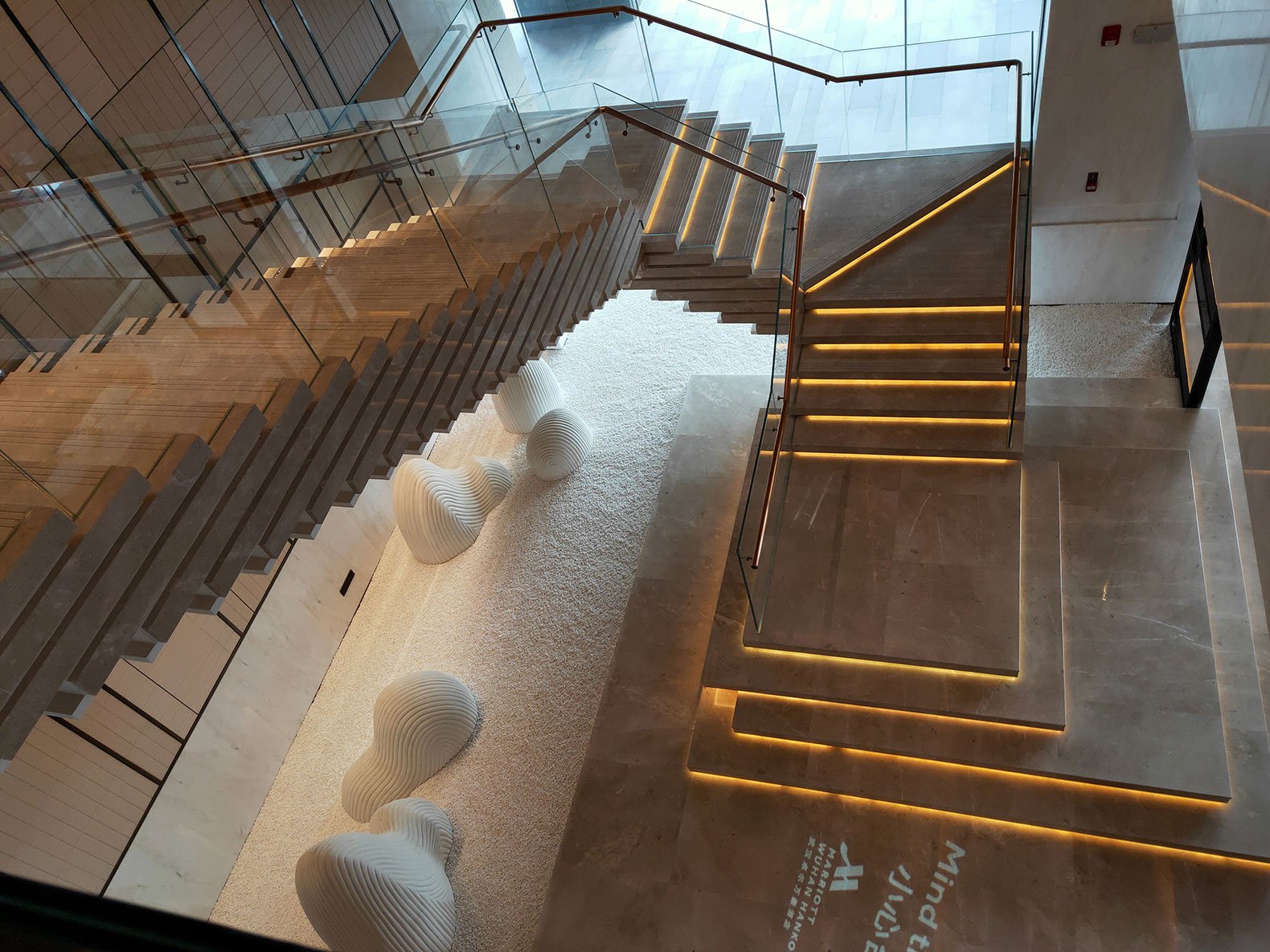 萬豪酒店大堂樓梯