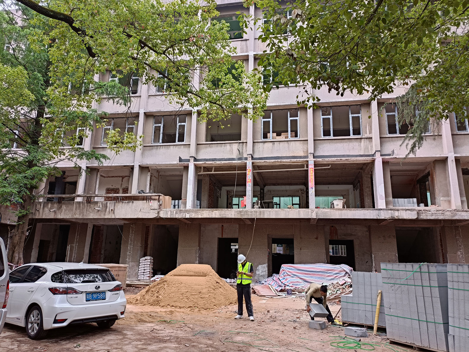 武漢醫(yī)藥公司大樓加固改造